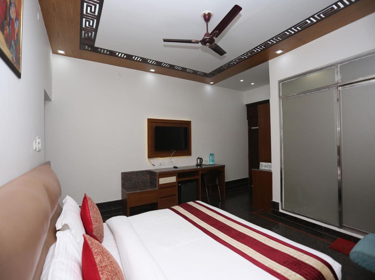 Oyo 10448 Green View Home Stay Dehradun Exterior foto